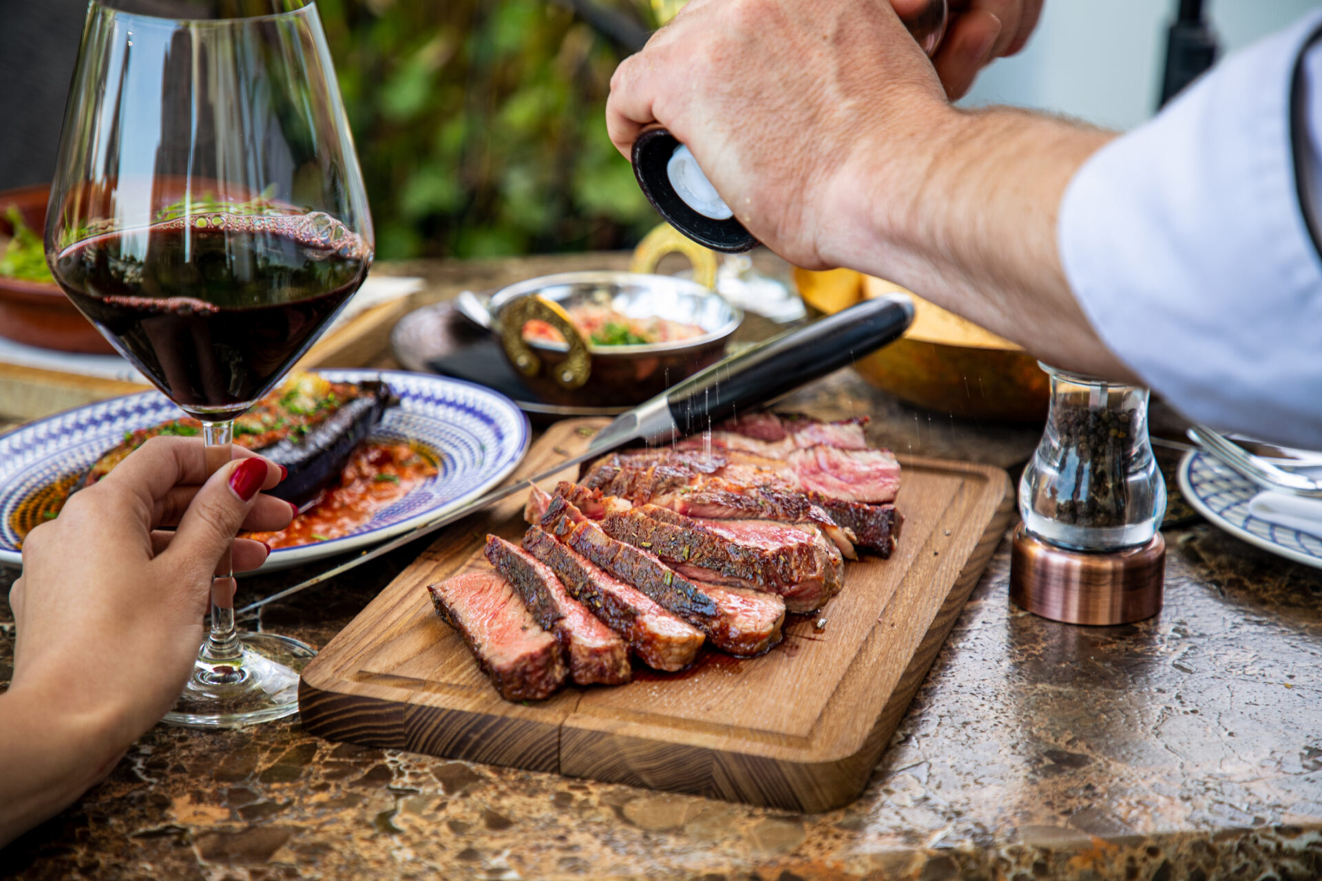 Quel vin AOP du Languedoc choisir pour un barbecue ? Notre sélection pour viande et poisson
